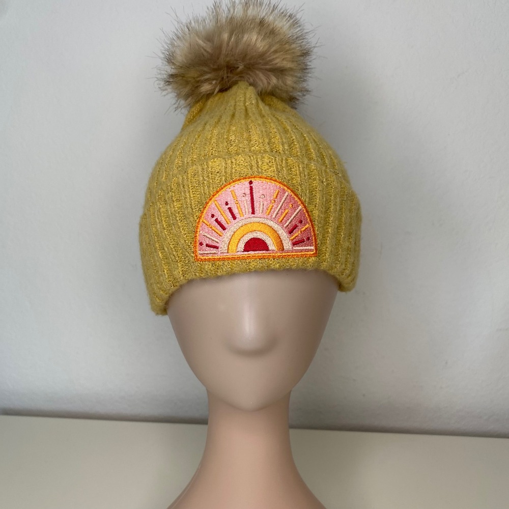 Virginia Wolf Mustard Yellow Ribbed Knit Beanie Sun Ray Faux Fur Pom‎ Pom Hat